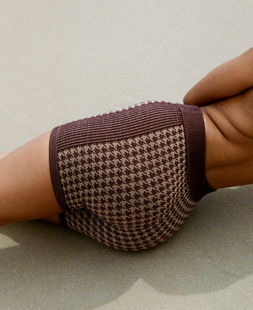 CHECKED OUT KNIT SHORT