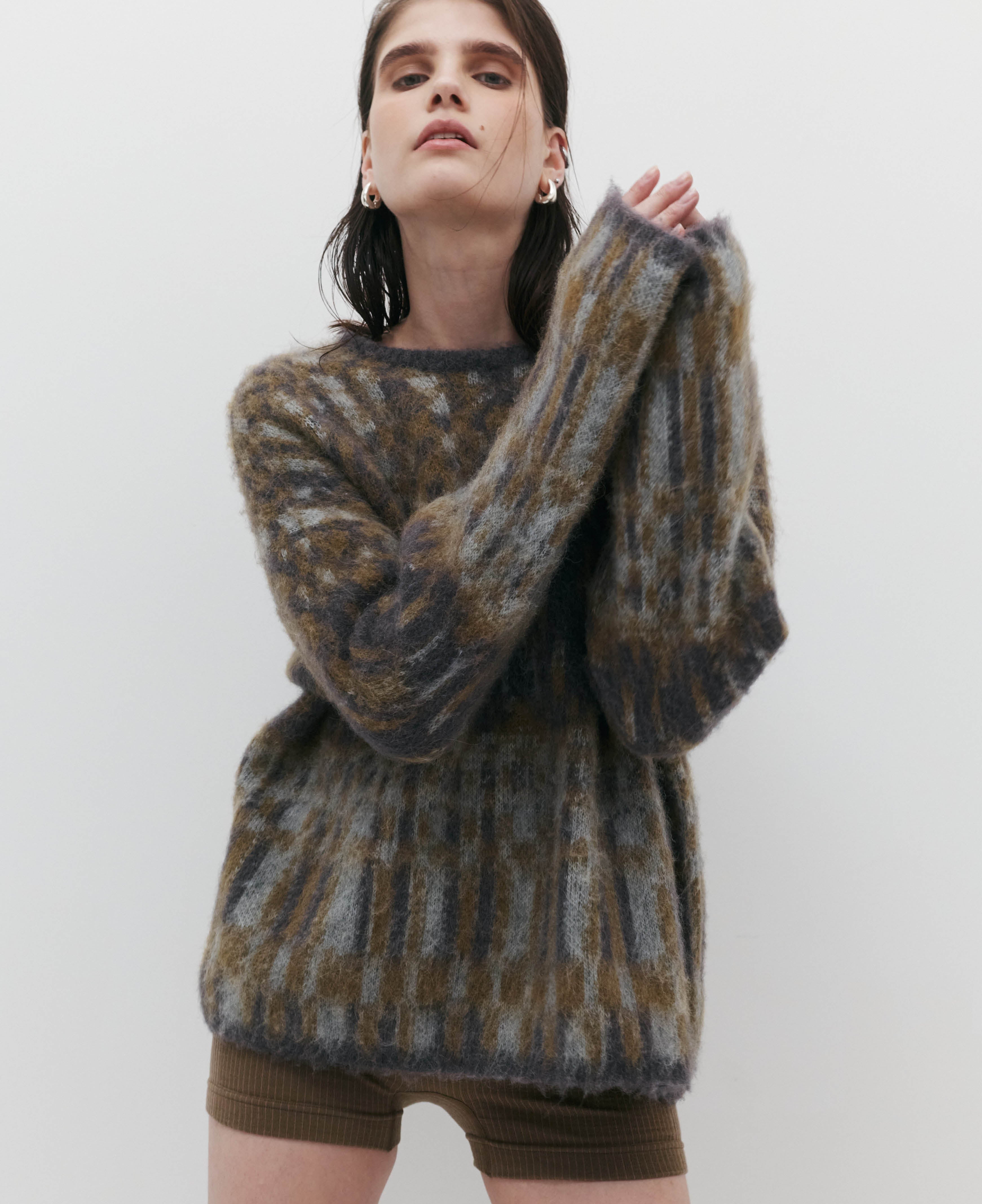 AKIRA ALPACA SWEATER