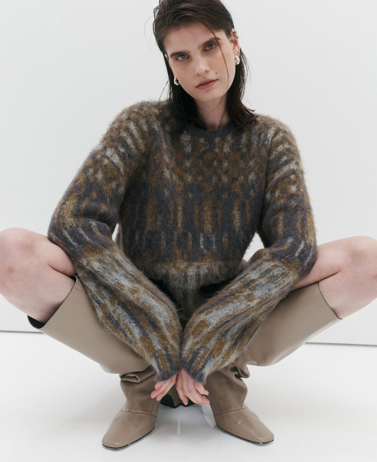 AKIRA ALPACA SWEATER