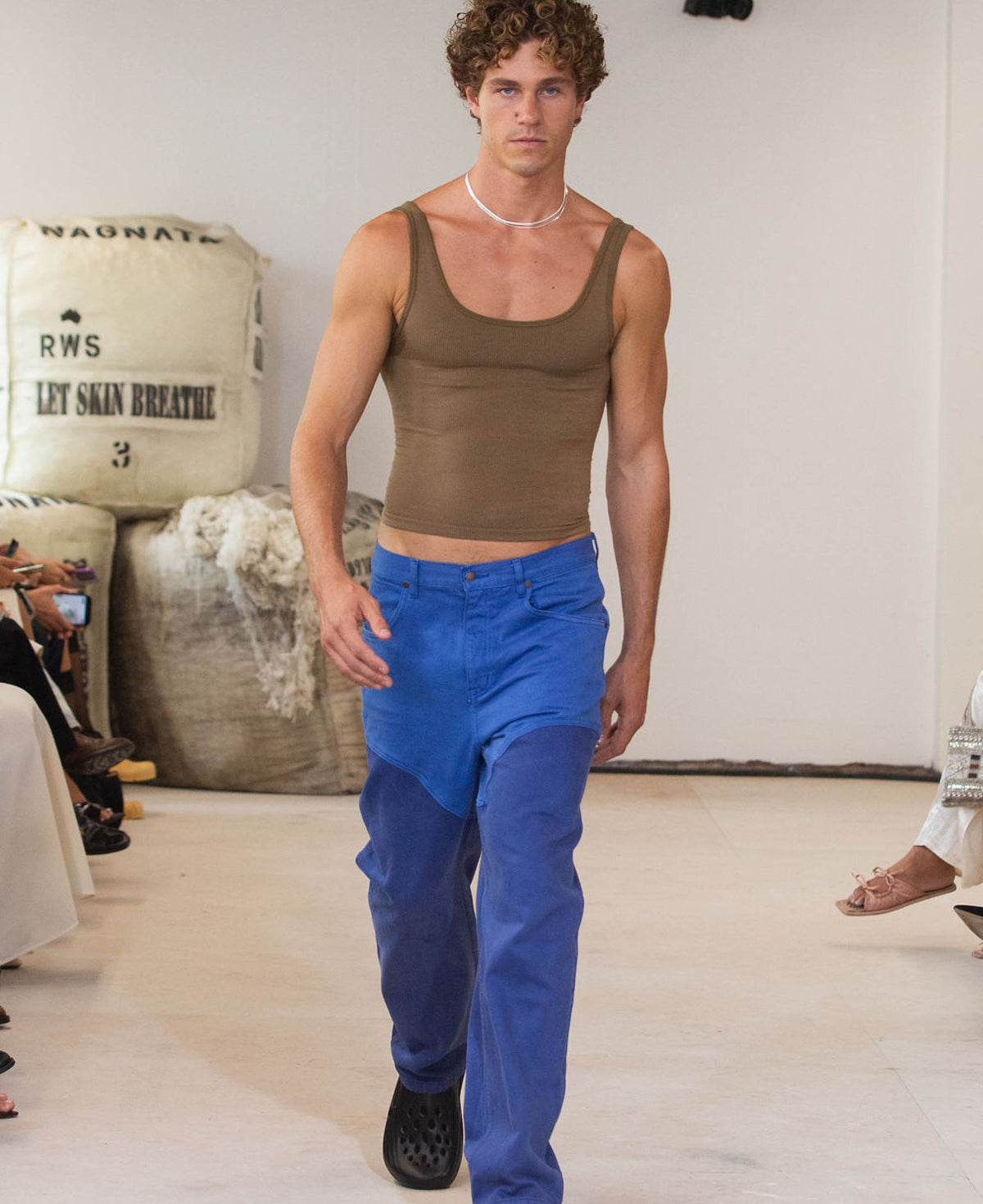 VEGETABLE DYE TAPERED JEAN