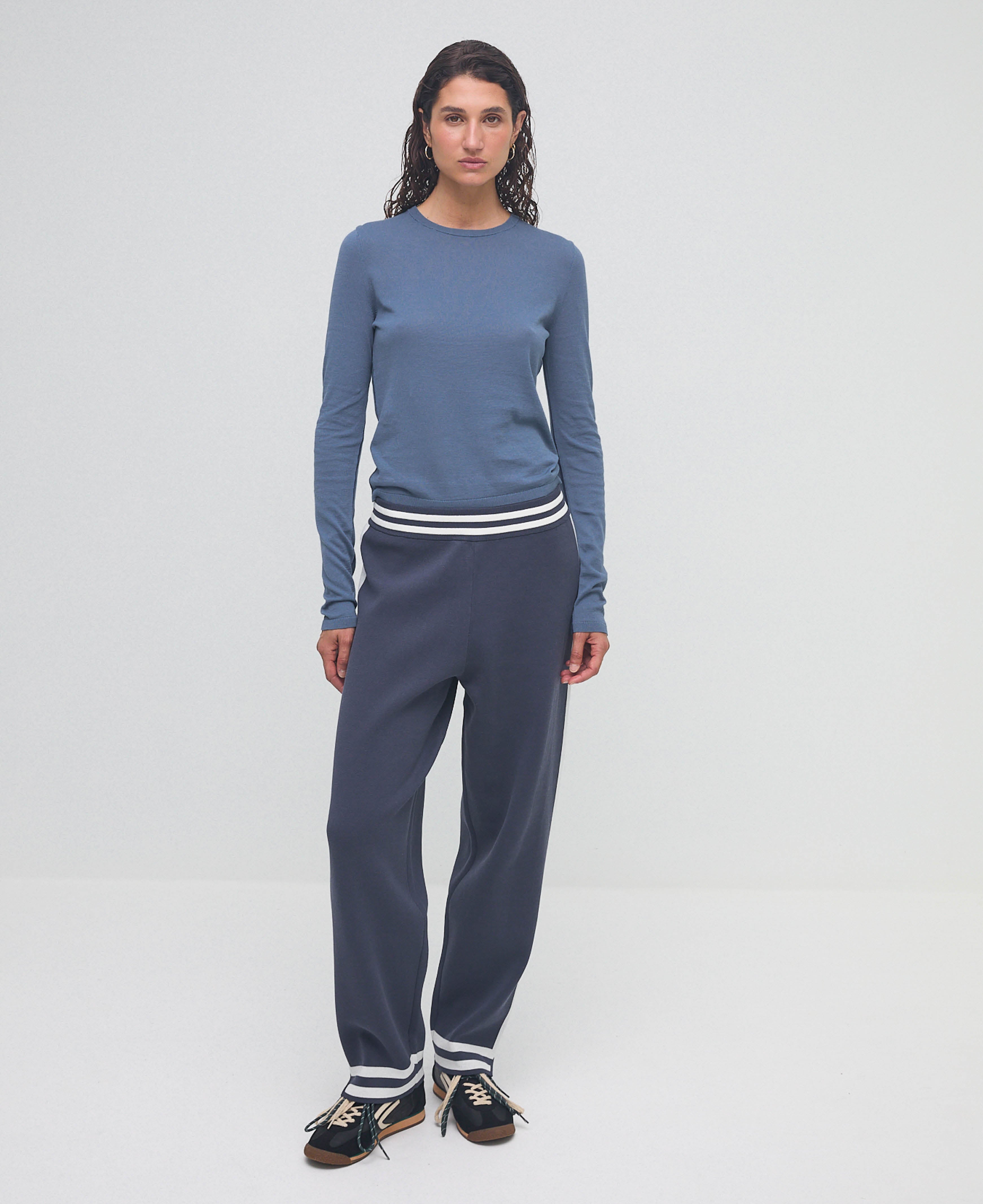 ESSENTIALS LONG SLEEVE TOP