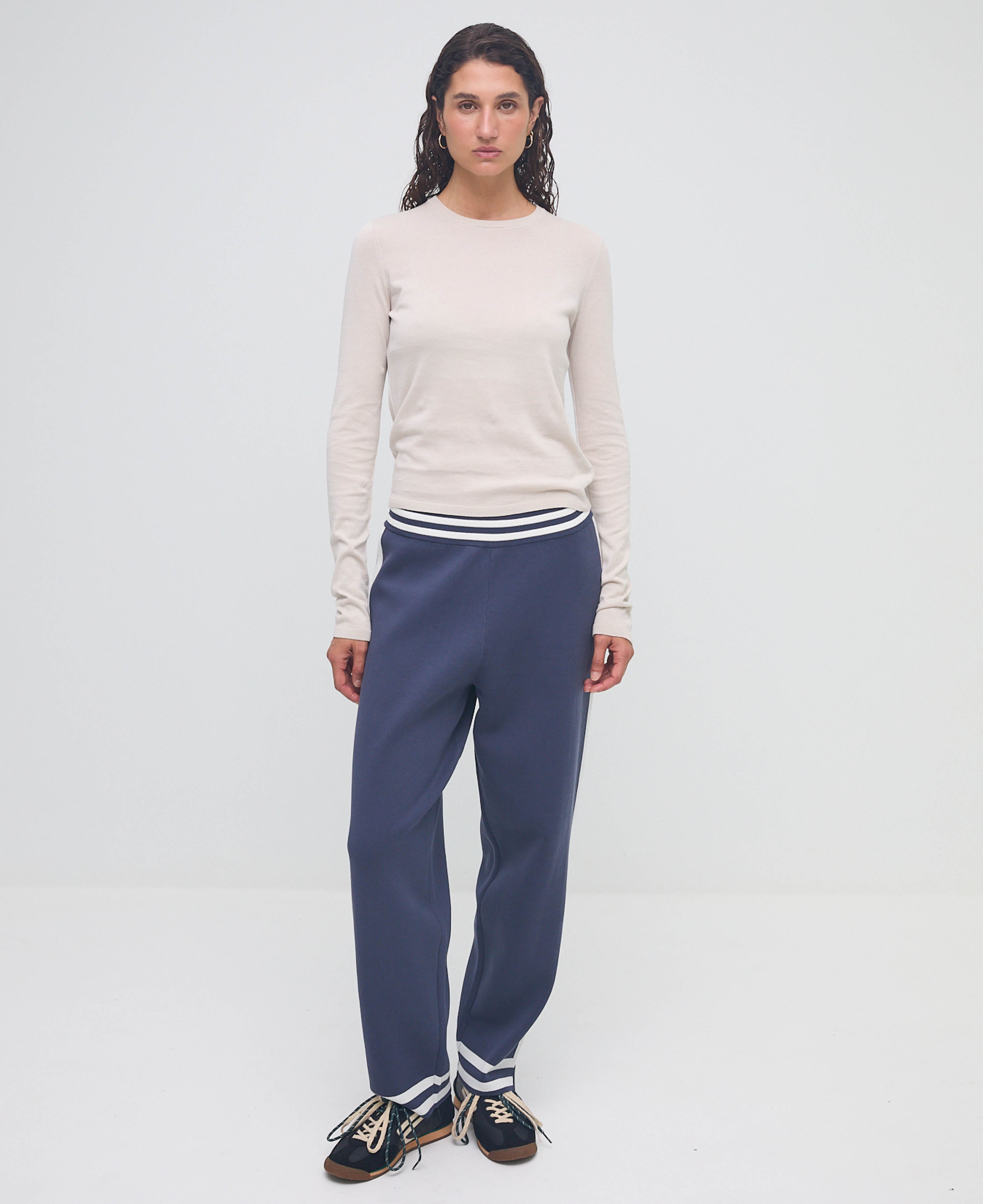 ESSENTIALS LONG SLEEVE TOP
