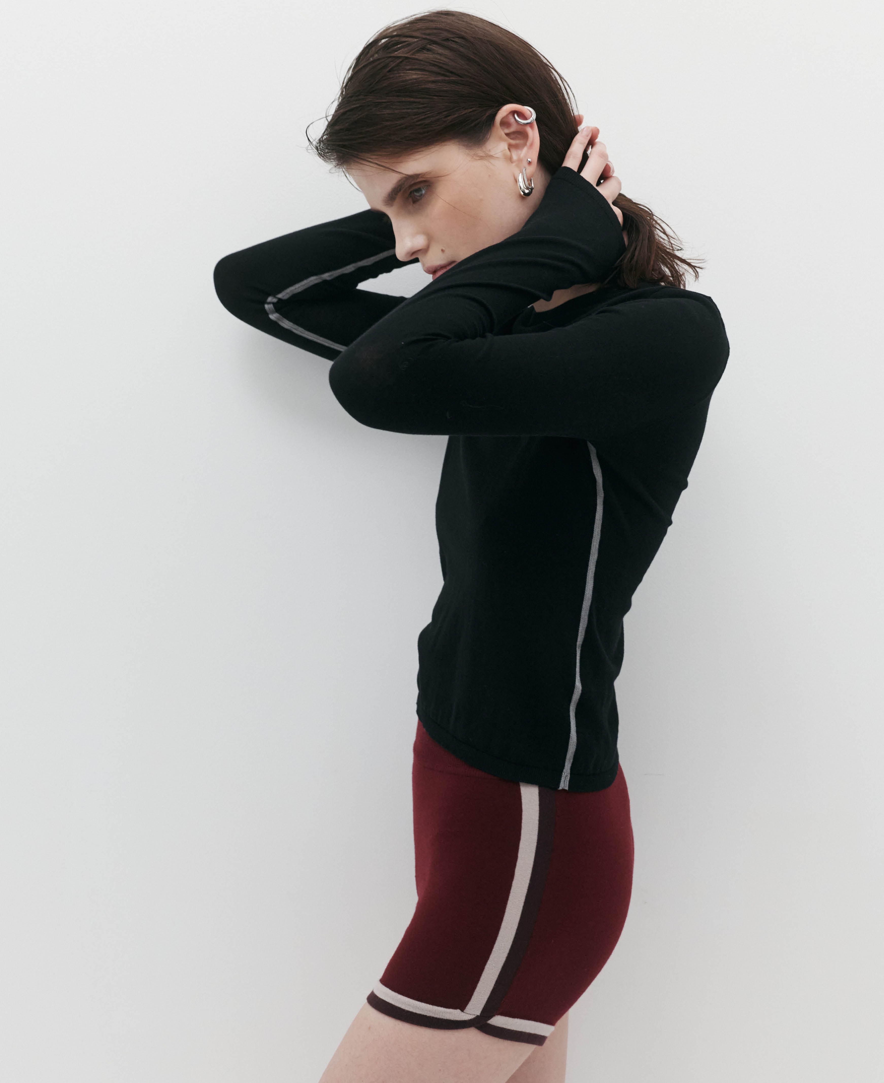 ESSENTIALS LONG SLEEVE TOP