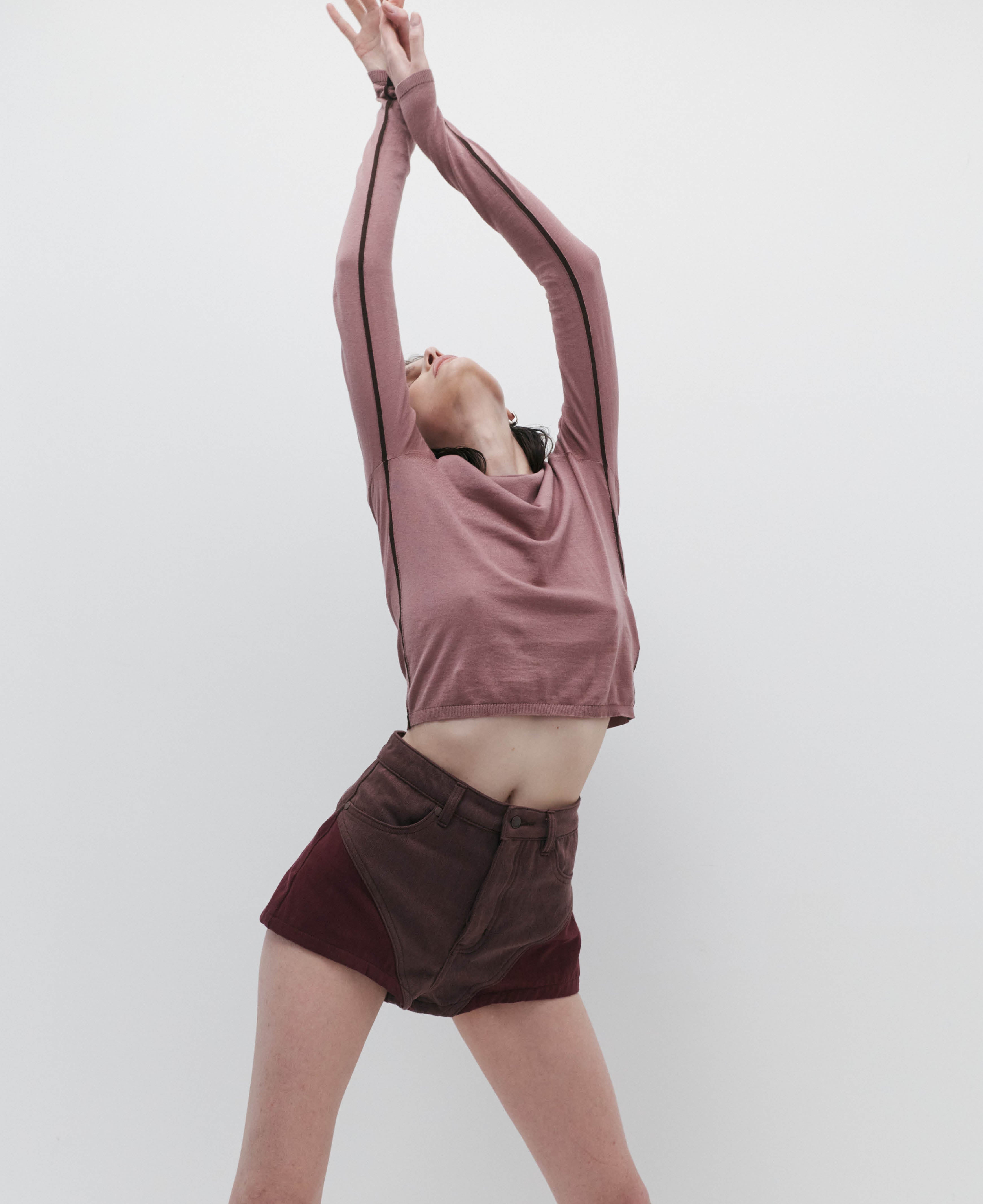 ESSENTIALS LONG SLEEVE TOP