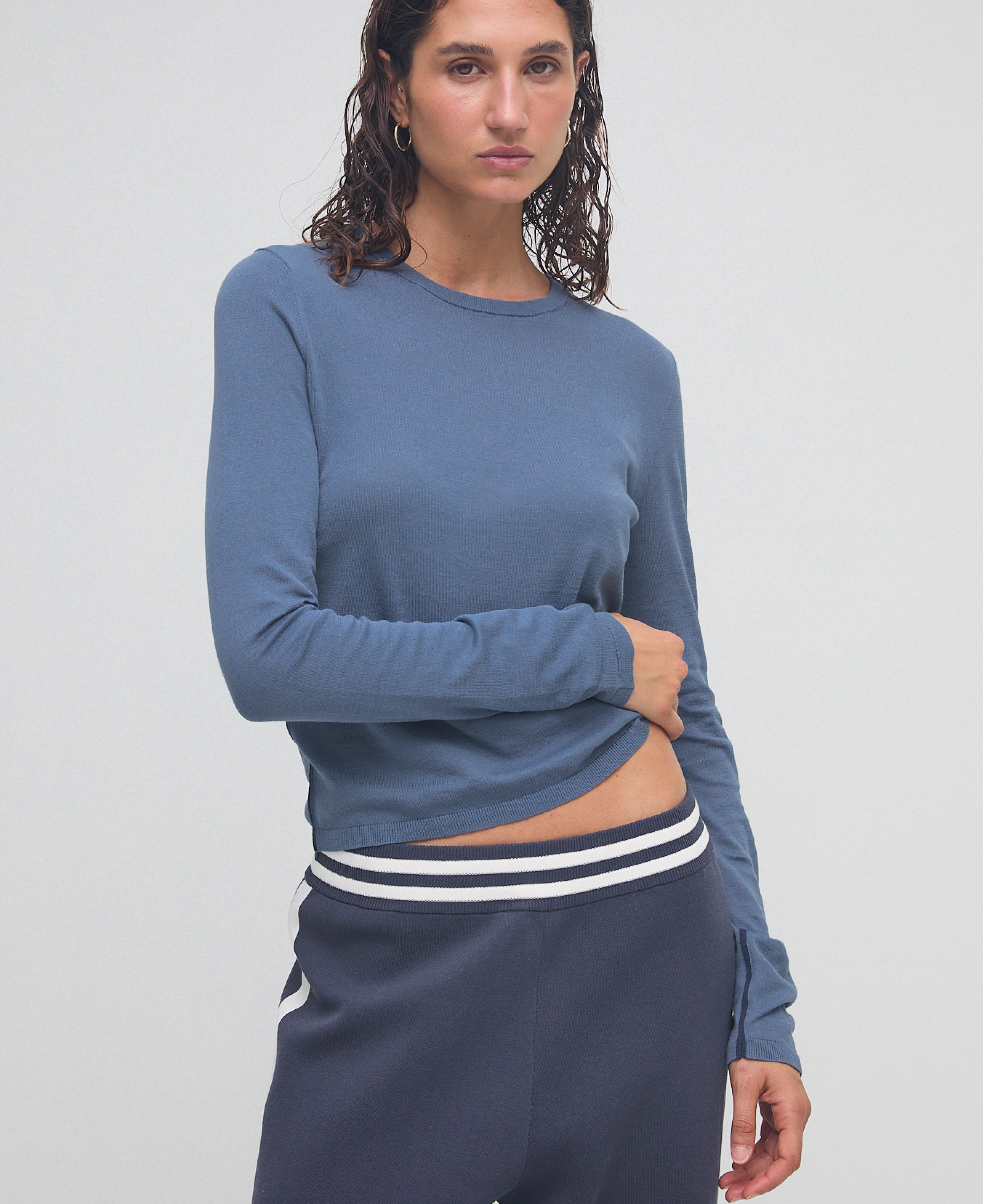 ESSENTIALS LONG SLEEVE TOP