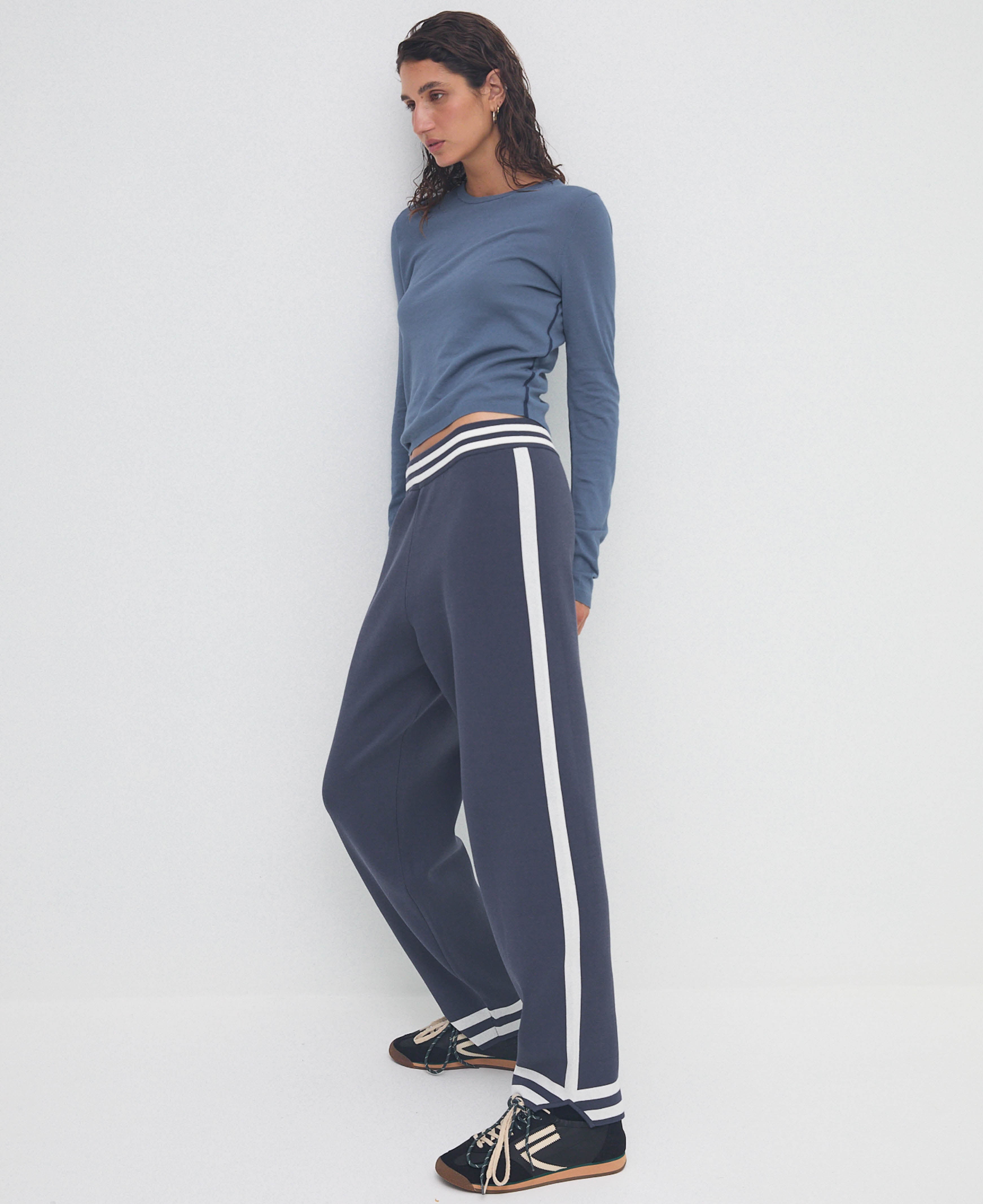 ESSENTIALS LONG SLEEVE TOP